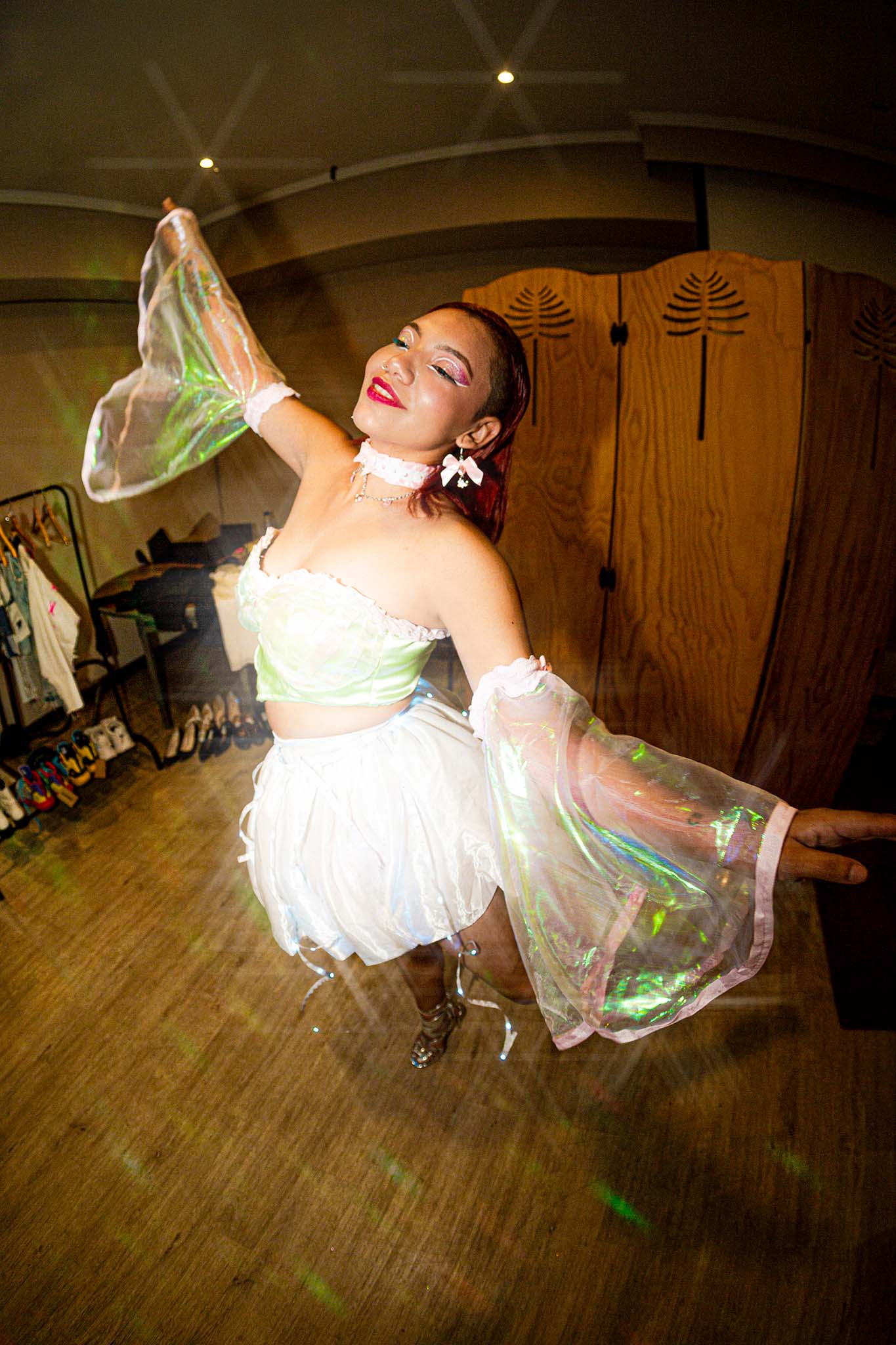 LOOKBOOK Electric Catwalk Style Mood Vibe Fluor Neon Glitter Nights Photoshoot Memories of Tokio Sheep