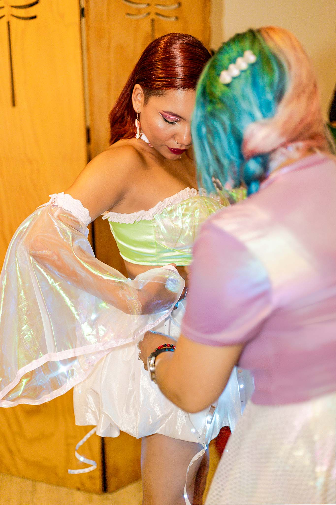 LOOKBOOK Electric Catwalk Style Mood Vibe Fluor Neon Glitter Nights Photoshoot Memories of Tokio Sheep