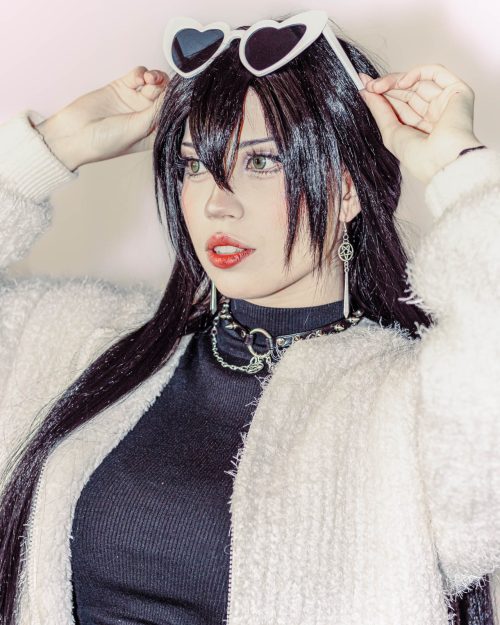 Lookbook Photoshoot Rompe lo Dulce Soft Backdrop Cute Dark Pink Choker Earrings Candy Portrait