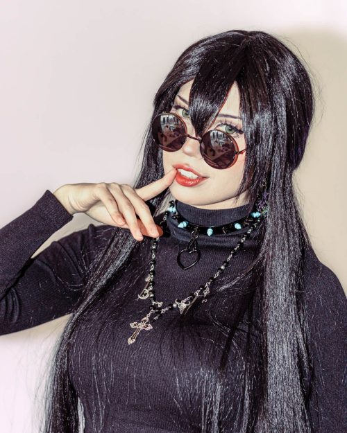 Lookbook Photoshoot Rompe lo Dulce Soft Backdrop Cute Dark Pink Choker Earrings Candy Portrait