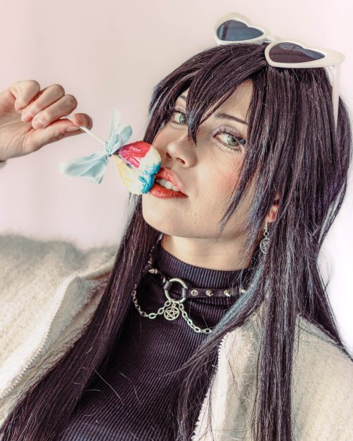 Lookbook Photoshoot Rompe lo Dulce Soft Backdrop Cute Dark Pink Choker Earrings Candy Portrait