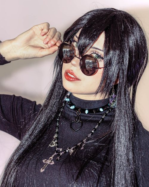 Lookbook Photoshoot Rompe lo Dulce Soft Backdrop Cute Dark Pink Choker Earrings Candy Portrait